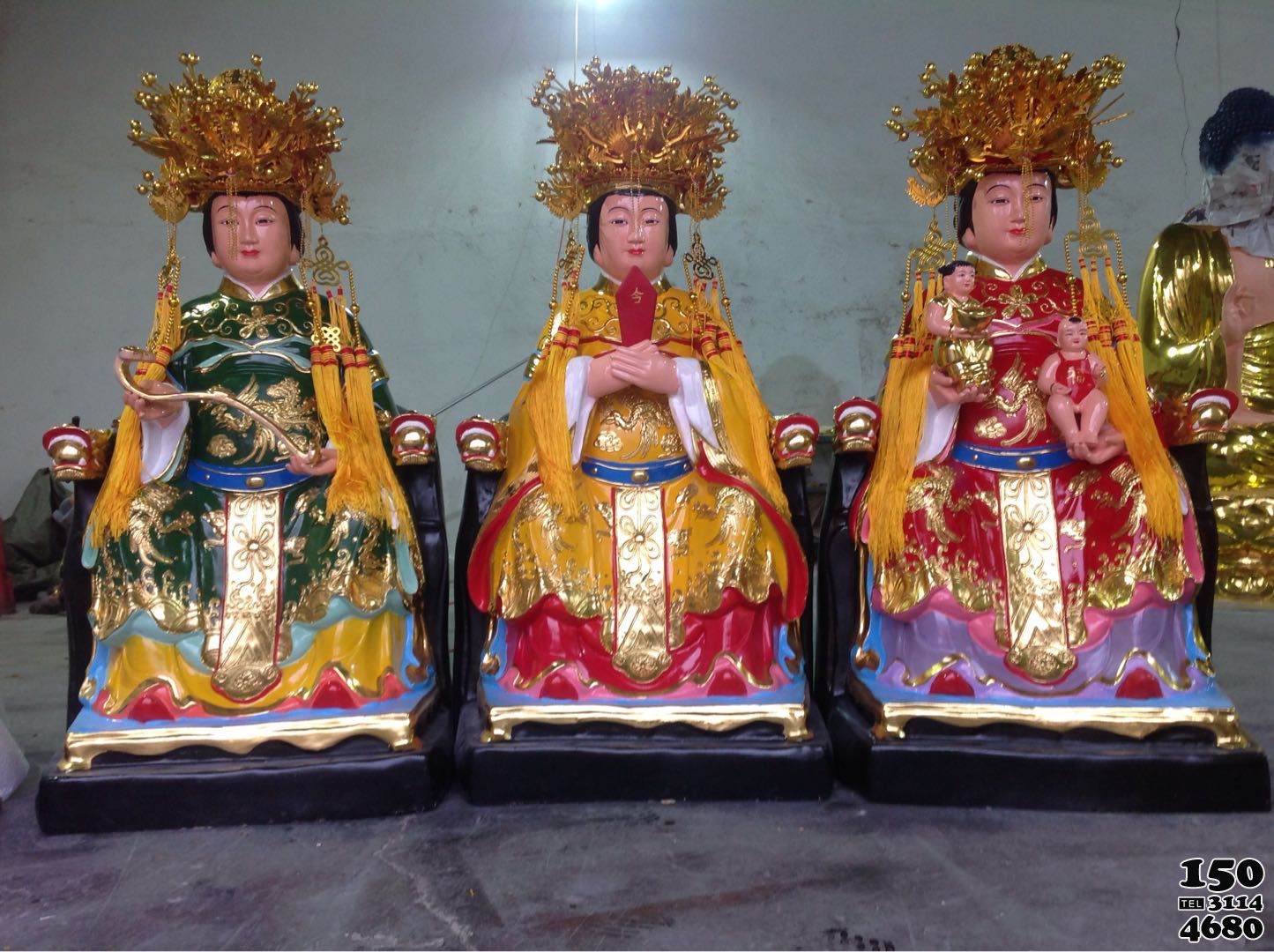藏传铜镏金佛像图片