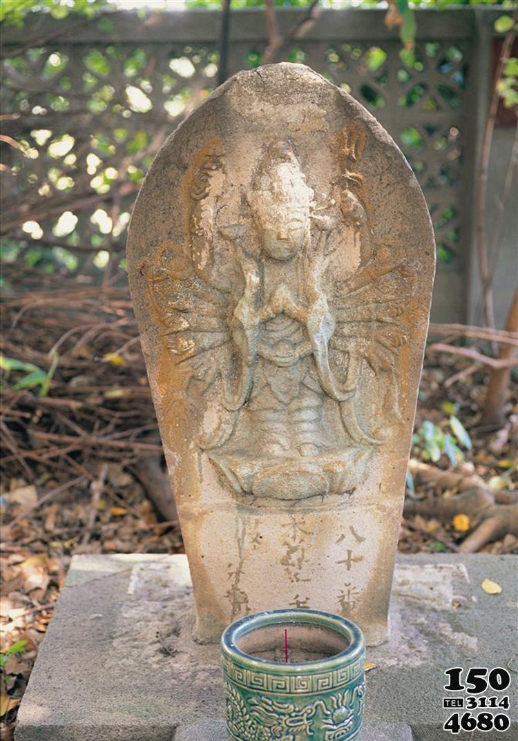 佛教信仰-古老的千手观音石雕佛像图片