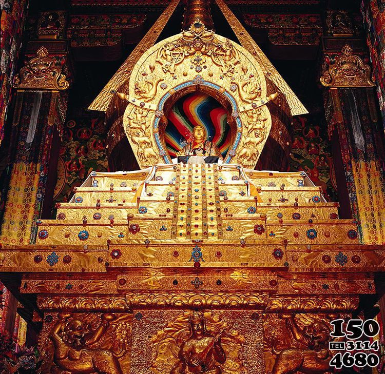 西藏人文风光-寺院的金佛像图片